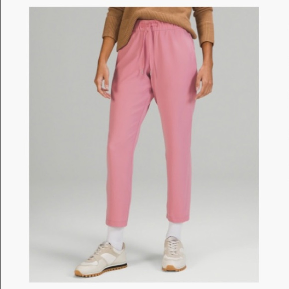 ON THE FLY MID-RISE PANT 27" *TRAVELWOVEN
Pink Taupe Lulu Lemon